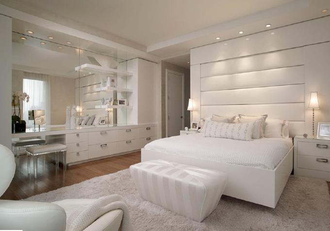 Thiết kế nội thất phòng ngủ hiện đại với gam màu trắng rất thích hợp với cặp vợ chồng mới cưới